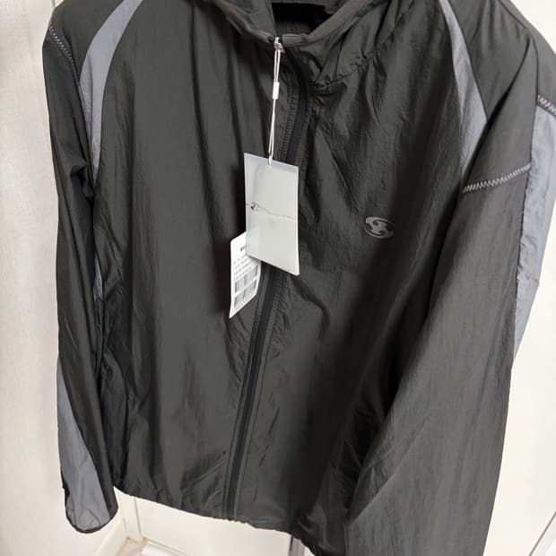 새상품)26ss 산산기어 패널드 지켓 바람막이