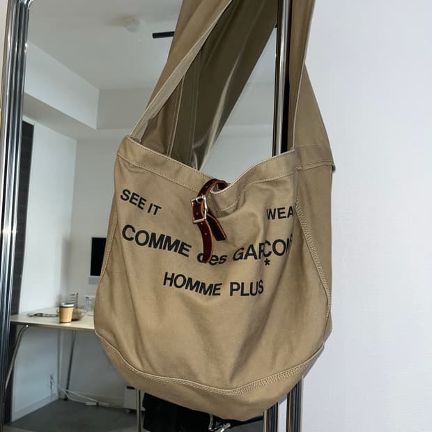 (급처) 02aw 꼼데가르송 옴므 플러스 메신저백