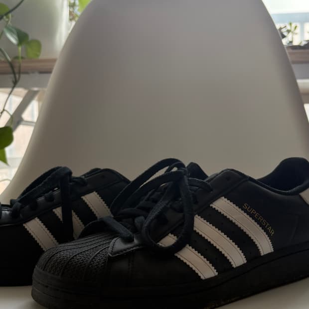 아디다스 슈퍼스타 코어 블랙 화이트