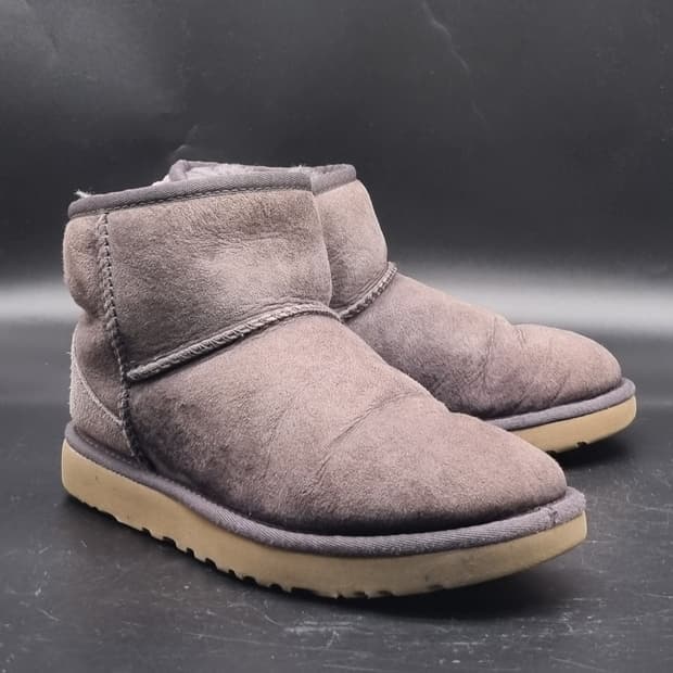 ugg 어그클래식 여성부츠 240