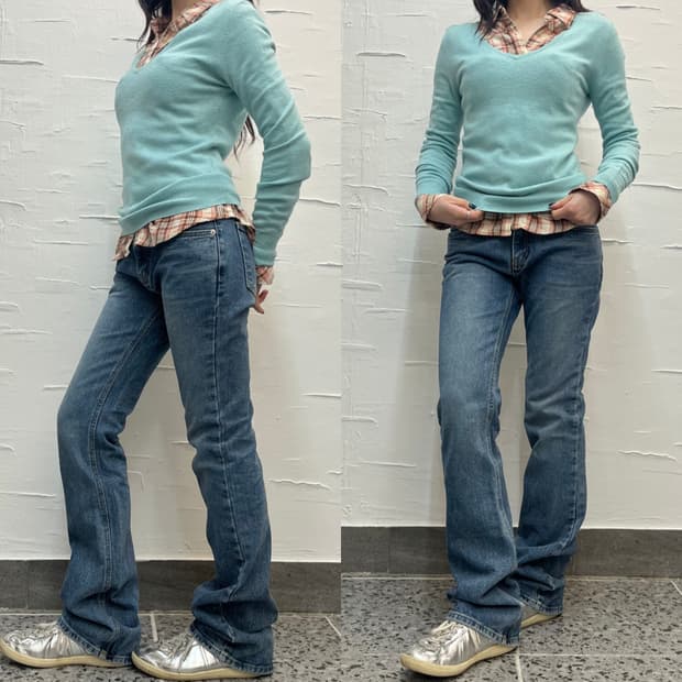 sky deep v neck knit