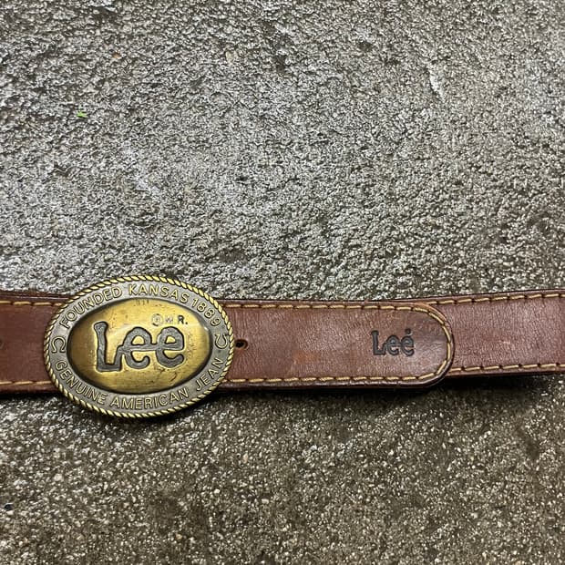 Lee 가죽 벨트 (27-31“)