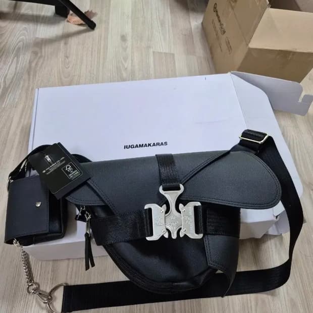 이우가마카라스 크로스백