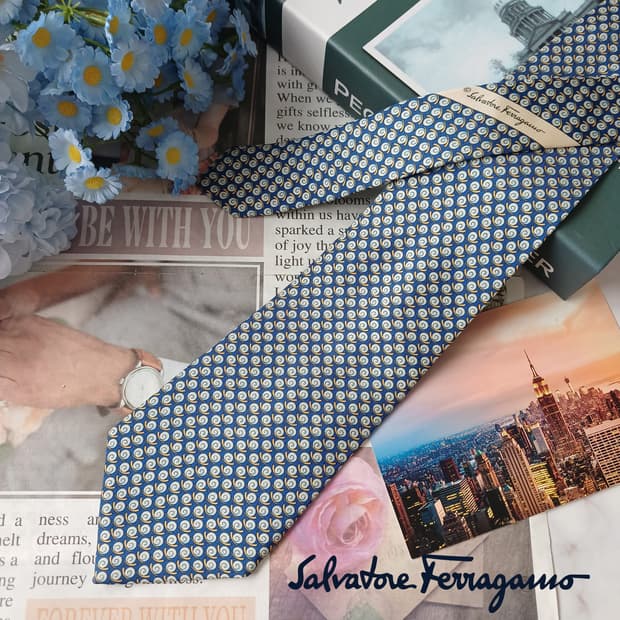 살바토레 페라가모 달팽이 모티브 넥타이 9.2cm S~A+등급 E930