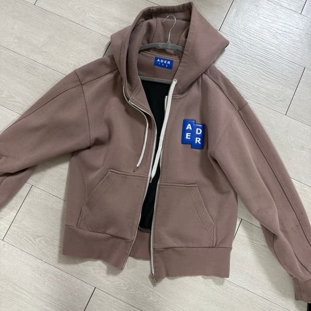 아더에러 후드집업 3