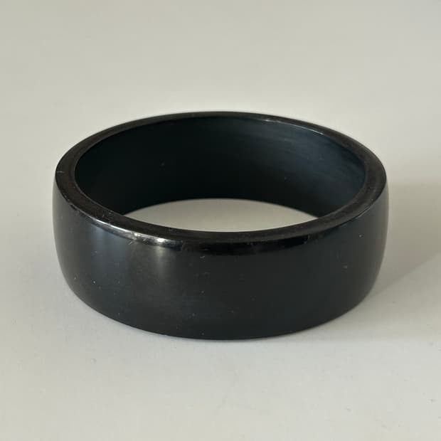 블랙 와이드 미니멀 뱅글