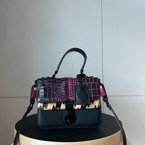 겐조 Kenzo 송아지 가죽 숄더백