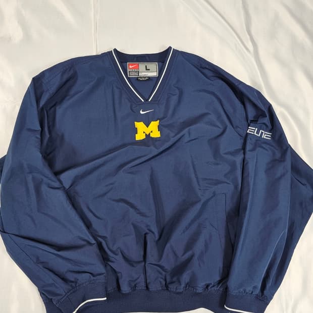 나이키미시건웜업