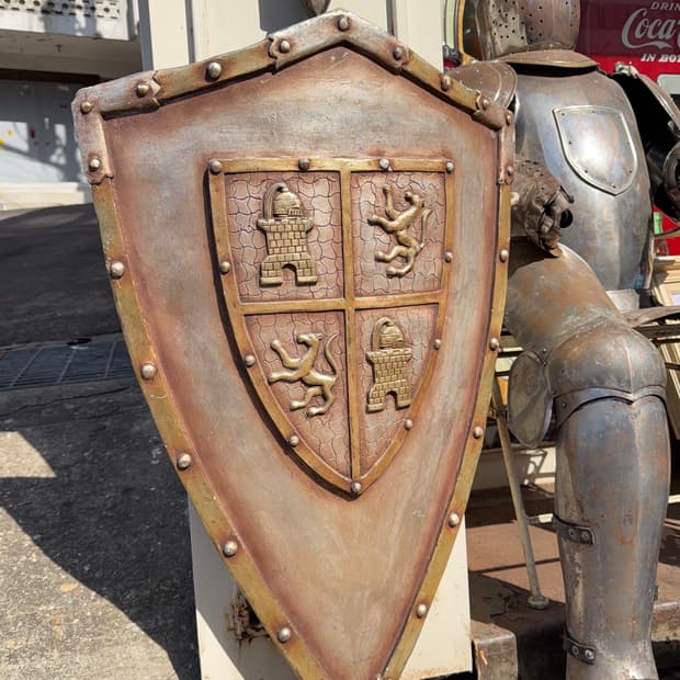 빈티지 소품 방패 조형물