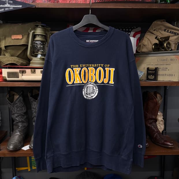 00s 챔피온 OKOBJI 유니버시티 스펠아웃 자수 스웻 맨투맨 N141