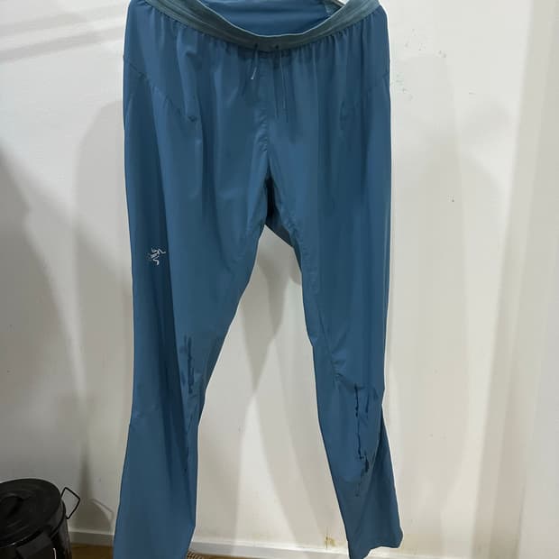 아크테릭스 노반NORVAN 긴바지 사이즈 SERENE