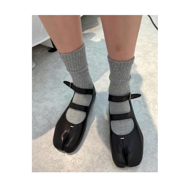 [39] 마르지엘라 타비 메리제인 더블스트랩 블랙