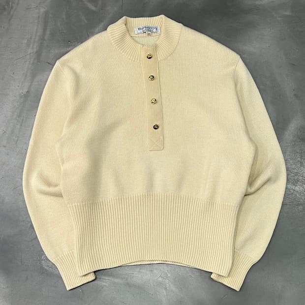  버버리 금장 버튼 니트 y14530