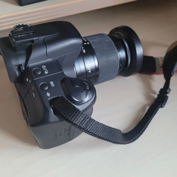 소니 DSLR 알파 200