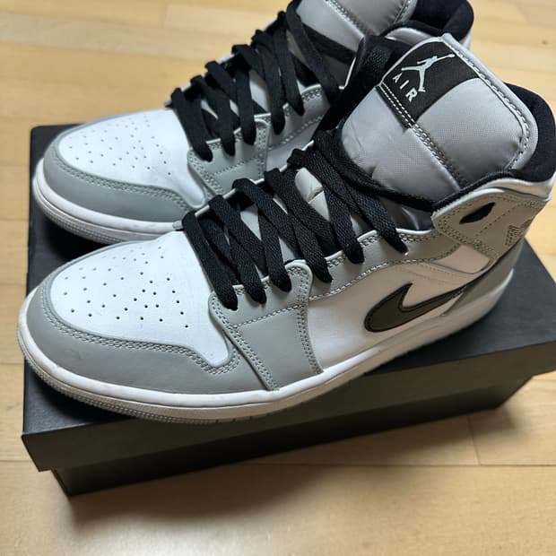나이키 에어 조던1 미드 스모크 그레이 275