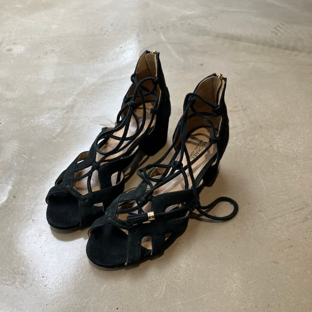 235) Michael Kors 스웨이드 레이스업 샌들