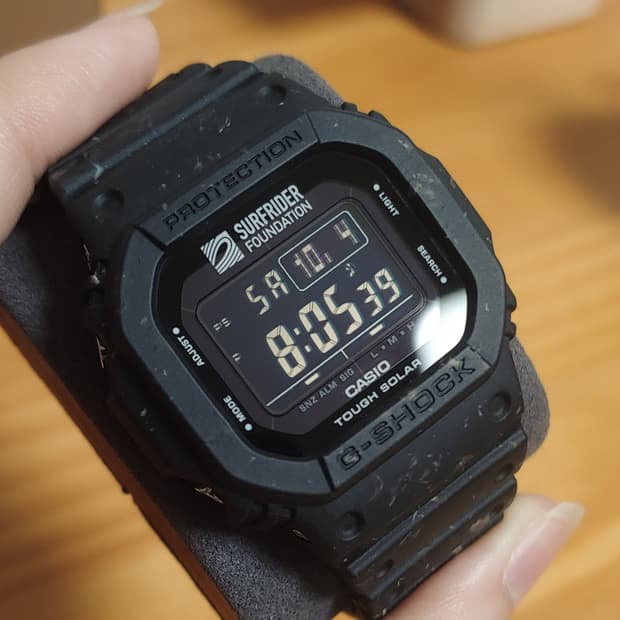 지샥(G-SHOCK) - 서프라이더 파운데이션 콜라보 한정판