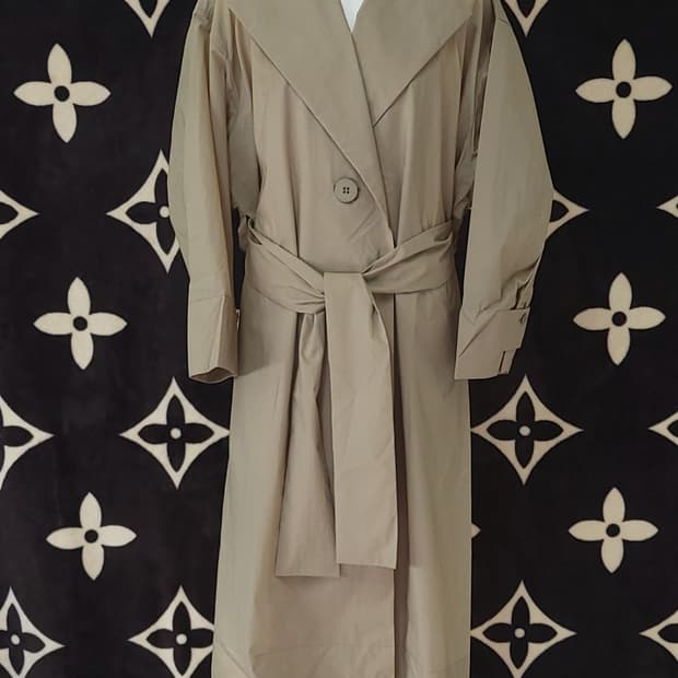 플리츠플리즈 이세이미야케 트렌치코트