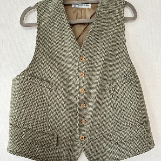 EMPORIO ARMANI / 베스트 / 52 / 사용감있음