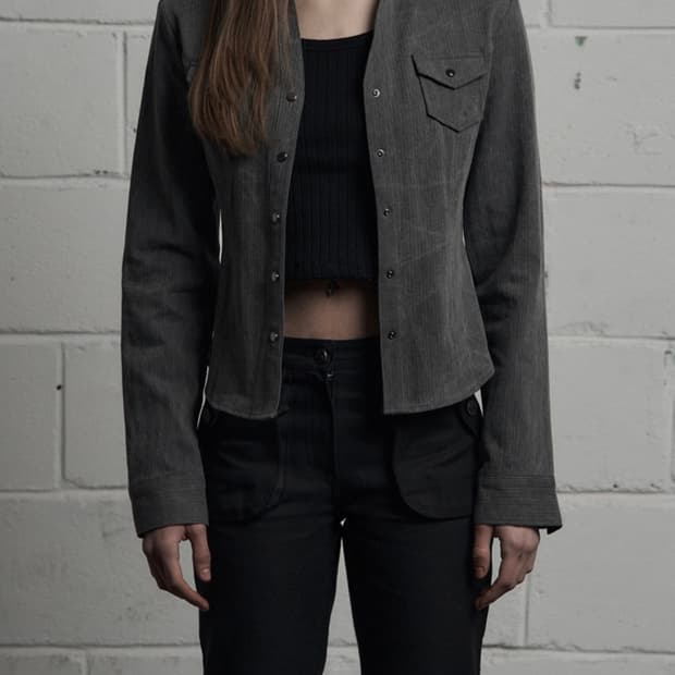 시너진 포켓 브이넥 자켓 셔츠 차콜