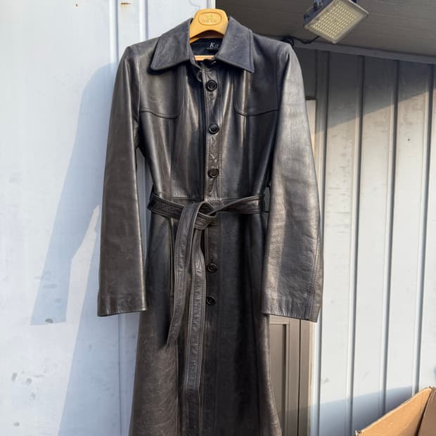 소가죽 벨티드 레더 코트