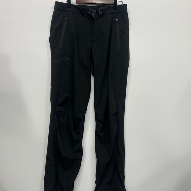 ARCTERYX 블랙 바지 