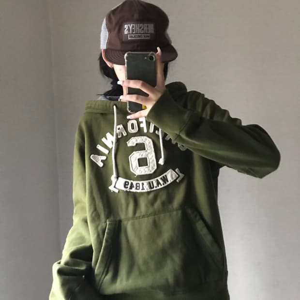 후아유 카키 후드티