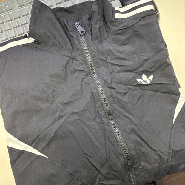 아디다스 바람막이