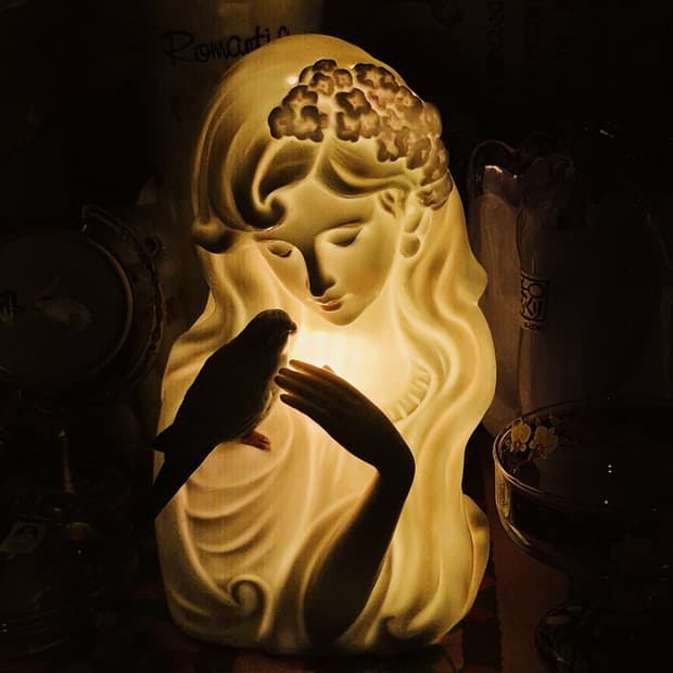 60s 앤틱 가토 공예 귀부인 포셀린 조명