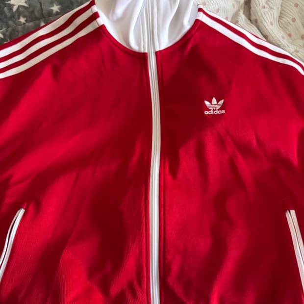 아디다스 빨강