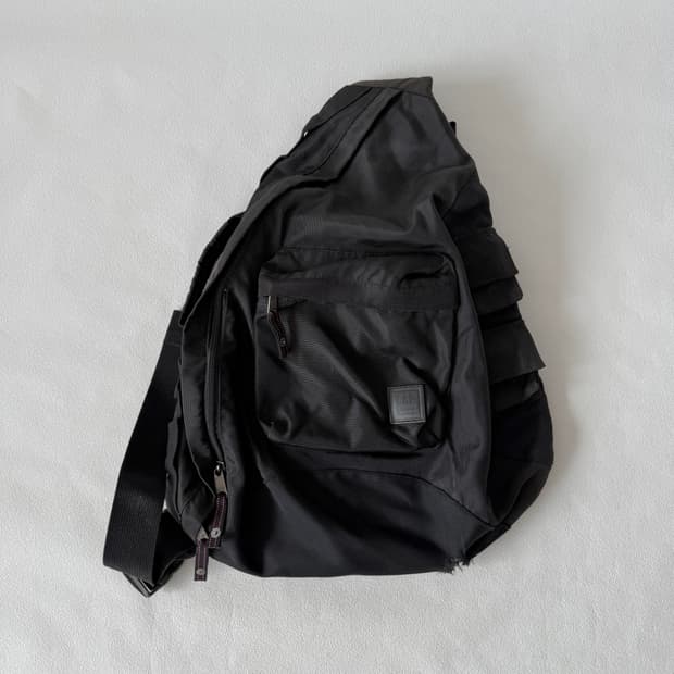 올드 갭(GAP) 슬링백(바닥 손상)