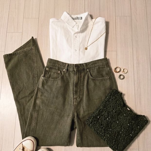 더일마(THE ILMA) 화이트 오버핏 데미지 커팅 셔츠