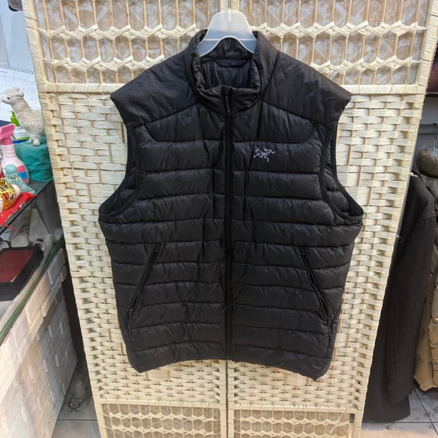 105 정품 아크테릭스 세륨 베스트 패딩조끼 팝니다