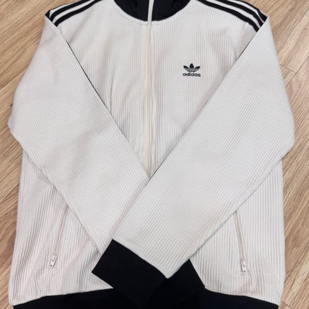 아디다스 트랙탑 판매합니다