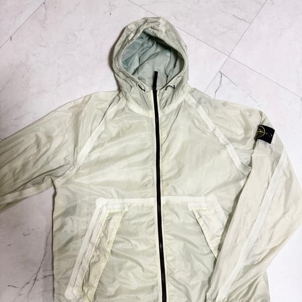 스톤아일랜드 멤브라나 바람막이 L