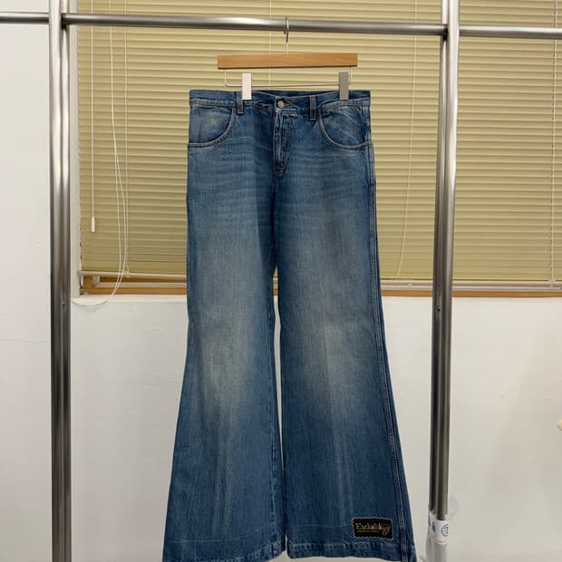 gucci eschatology logo flare denim 34