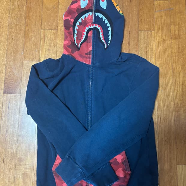 베이프 22시즌 샤크집업