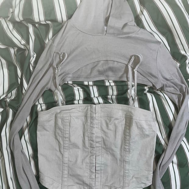 낫유어로즈 그레이 후디 탑