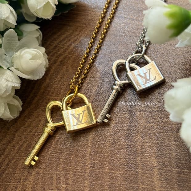 루이비통 패드락 하트 키 목걸이