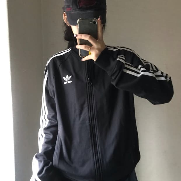 아디다스 검흰 삼선 져지