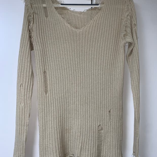 damage V-neck loose knit