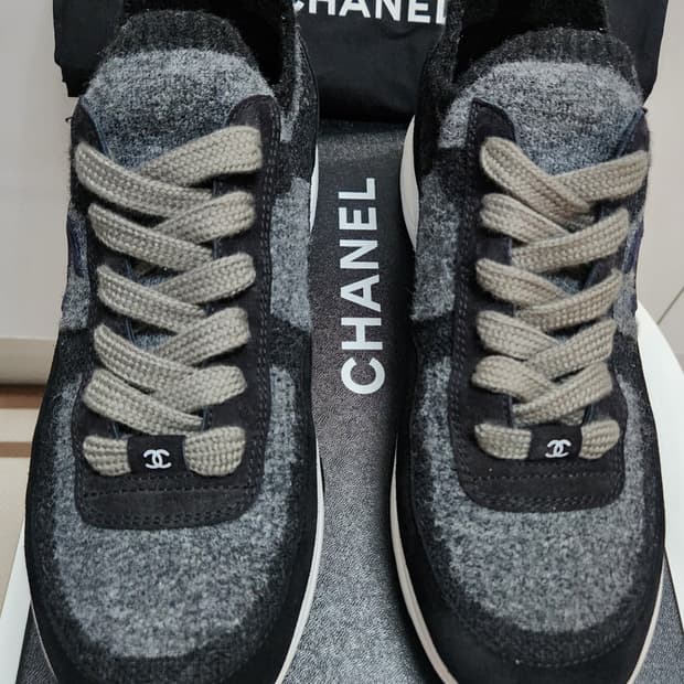 [정품] 샤넬 스니커즈 운동화 니트 스웨이드 다크그레이 43 한정판