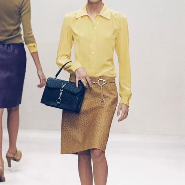 프라다 오스트리치 레더 탑 핸들 토트백