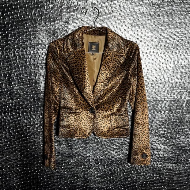 엠씨엠 레오파드 벨벳자켓