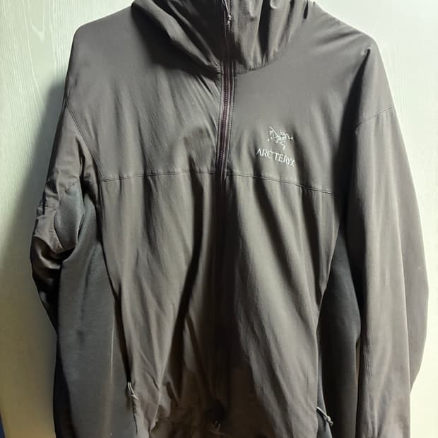 아크테릭스 아톰 후디 판매합니다.