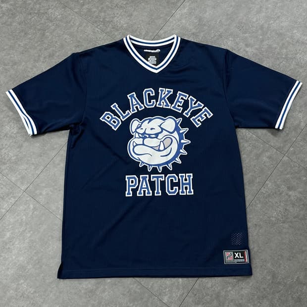 BLACKEYE 반팔티 네이비XL 팝니다. 