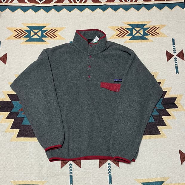 파타고니아 신칠라 스냅티 m 니켈 그레이