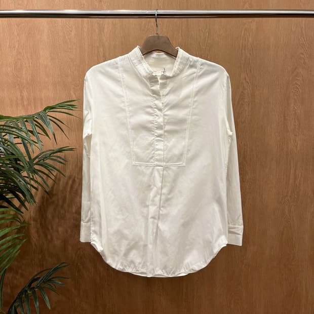 코스 코튼 셔츠 헨리넥 버튼 클로징 스퀘어 라인 절개 디테일 화이트