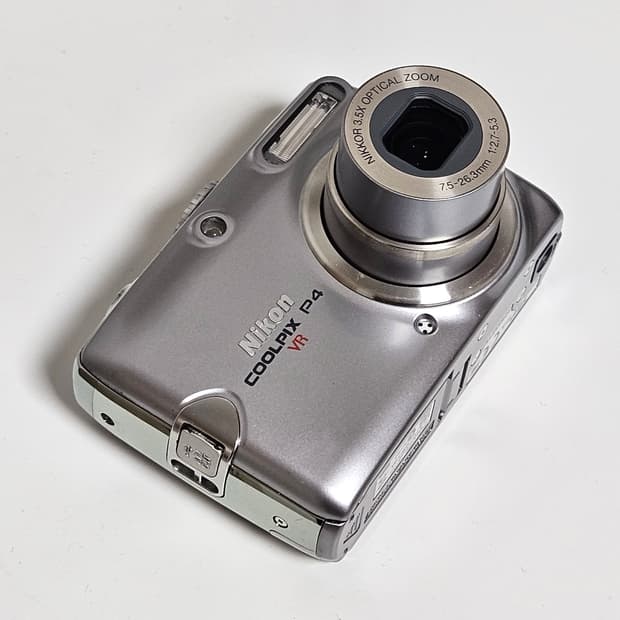 니콘 쿨픽스 p4 nikon coolpix p4