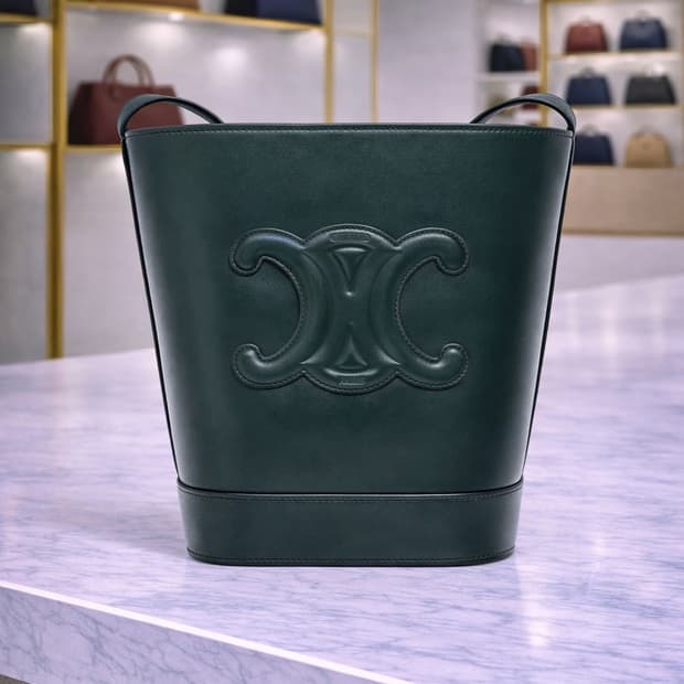 [S급] 셀린느 퀴르 트리옹프 스무스 카프스킨 버킷백 판매합니다!!!